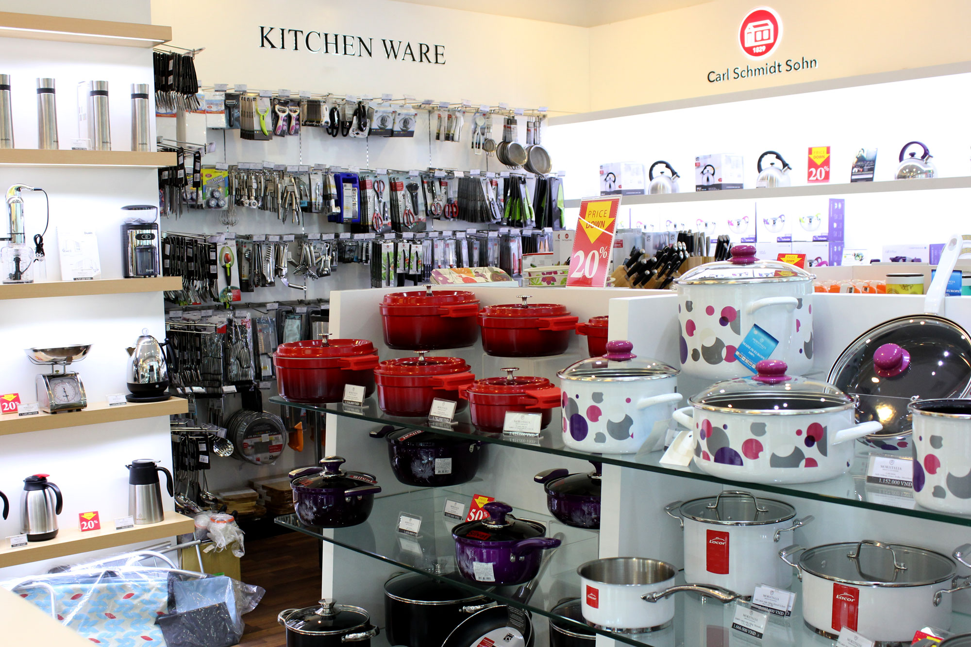 nganh-ban-le-do-dien-gia-dung-giuong-tu-ban-ghe