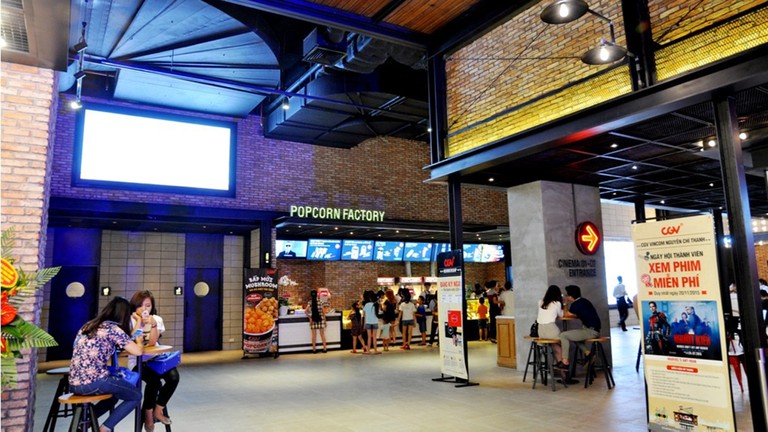 nganh-hoat-dong-chieu-phim